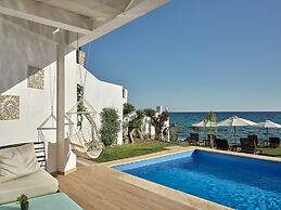 Cavo Orient Beach Hotel