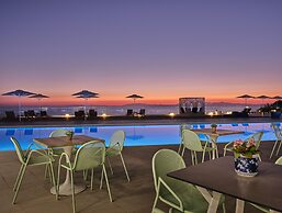 Cavo Orient Beach Hotel
