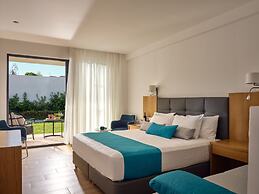 Cavo Orient Beach Hotel
