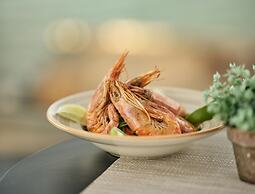 Cavo Orient Beach Hotel