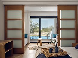 Cavo Orient Beach Hotel