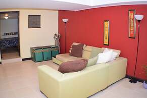 New Kingston Guest Apt at Evans