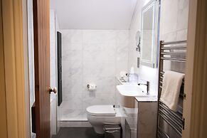 The Peacock at Barlow