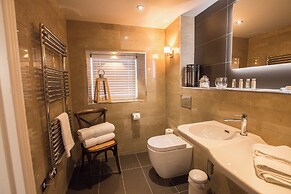 The Peacock at Barlow