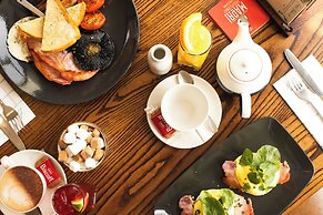 The Peacock at Barlow