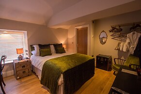 The Peacock at Barlow