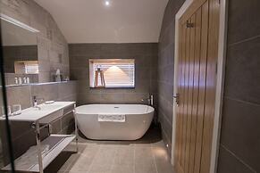 The Peacock at Barlow