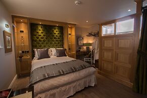 The Peacock at Barlow