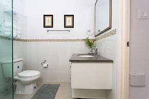 Kingston Luxury Guest Apt at Sullivan