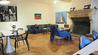 A La Maison
