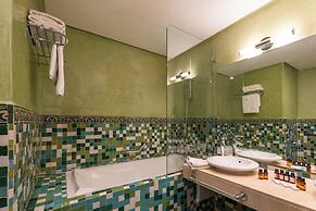 Zephyr Hotel Club Resort and Spa