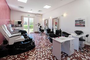 Zephyr Hotel Club Resort and Spa