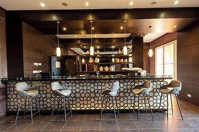 Zephyr Hotel Club Resort and Spa