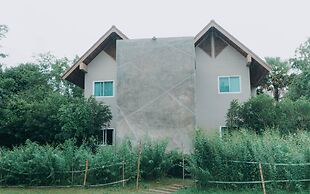 Shanti-Retreat Hotel