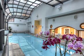 Marquis Sky Suites