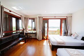 B'Lan Riverside Villa