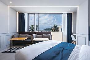 Bluespring Boutique Hotel