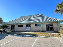 Summer Palace 4 Bedroom Duplex by RedAwning