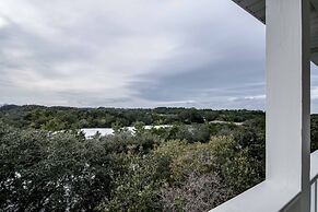 Summer Palace 4 Bedroom Duplex by RedAwning