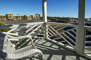 Summer Palace 4 Bedroom Duplex by RedAwning