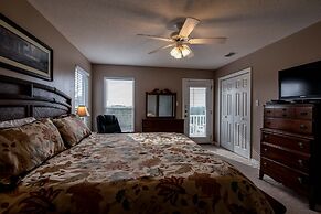 Summer Palace 4 Bedroom Duplex by RedAwning