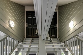 Summer Palace 4 Bedroom Duplex by RedAwning