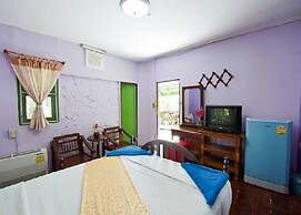 Huaykhakhaeng Country Home Resort