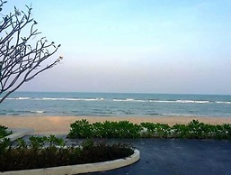 Rain Cha-Am Huahin by Cozy Sea