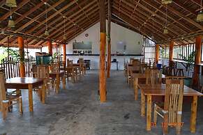 Shan Guest and Nilaveli