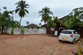 Shan Guest and Nilaveli