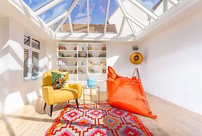 The Queen Edith Place - Lovely 6BDR Home in Secluded Neighbourhood