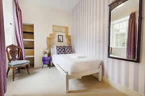 The Wonderland Townhouse - Amazing Alice in Wonderland 8BDR Home
