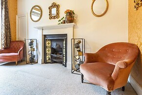 The Wonderland Townhouse - Amazing Alice in Wonderland 8BDR Home