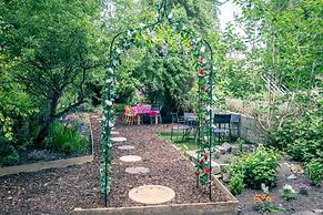 The Wonderland Townhouse - Amazing Alice in Wonderland 8BDR Home