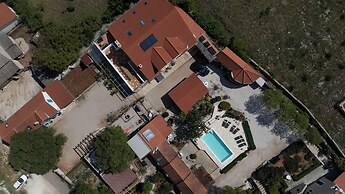Kalpić Suites & Villa