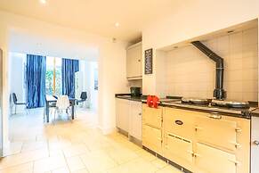 The Glasshouse Escape - 5BDR Victorian Jewel with Modern Twists in Jer