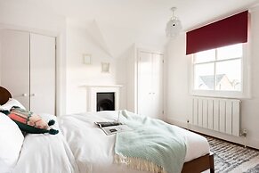 The Glasshouse Escape - 5BDR Victorian Jewel with Modern Twists in Jer