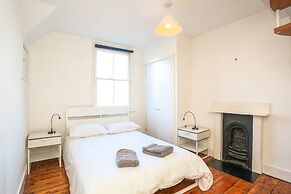 The Glasshouse Escape - 5BDR Victorian Jewel with Modern Twists in Jer