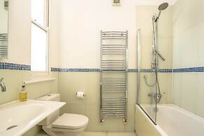 The Glasshouse Escape - 5BDR Victorian Jewel with Modern Twists in Jer