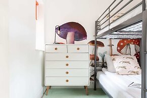 The Glasshouse Escape - 5BDR Victorian Jewel with Modern Twists in Jer