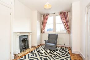 The Glasshouse Escape - 5BDR Victorian Jewel with Modern Twists in Jer