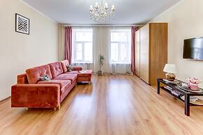 Home4day Central Apartment on Nevsky Prospekt
