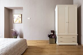 Home4day Central Apartment on Nevsky Prospekt