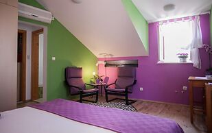 Apartment and Room Ursa