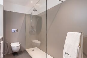 Monumental Apartment