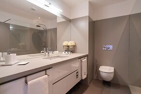 Monumental Apartment