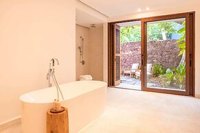 El Careyes Club & Residences