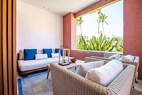 El Careyes Club & Residences