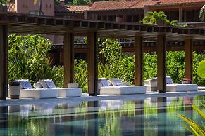 El Careyes Club & Residences