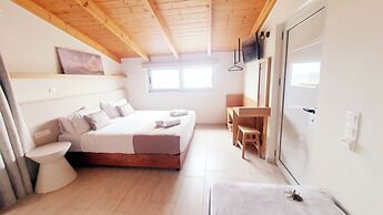 Oliva Beach Studios & Apartments